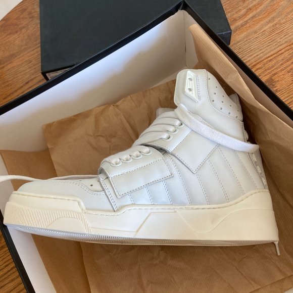 RIGHT SHOE ONLY * Les Hommes women's size 40 high top velcrow strap puff sneaker - Picture 2 of 11